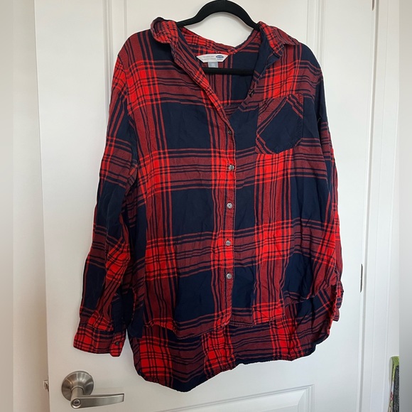 Old Navy Classic Shirt Red Women’s Button Down - Picture 1 of 4